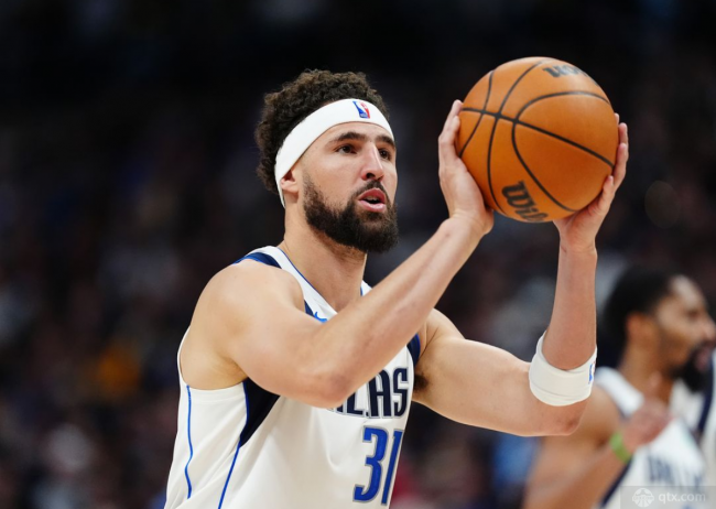 勇士120-117险胜独行侠