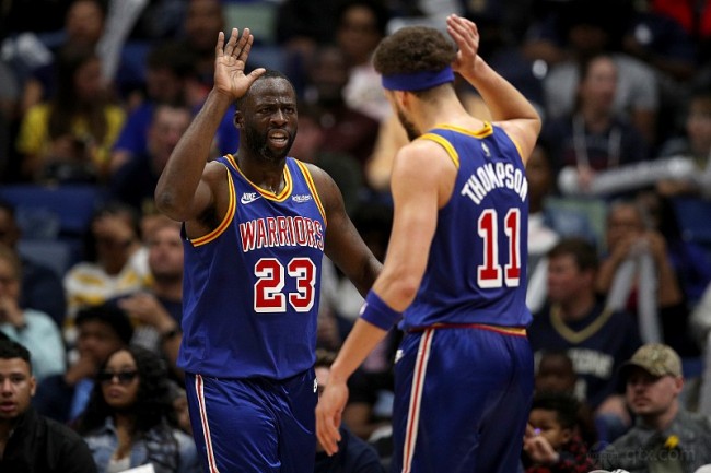 勇士球员克莱·汤普森和德拉蒙德·格林