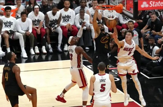 骑士3-0热火夺赛点