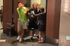 记者：王刚与发生冲突的球迷和解 张玉宁已致歉