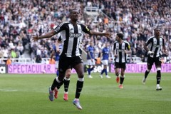 曝利物浦有意伊萨克和戈登 红军补强锋线