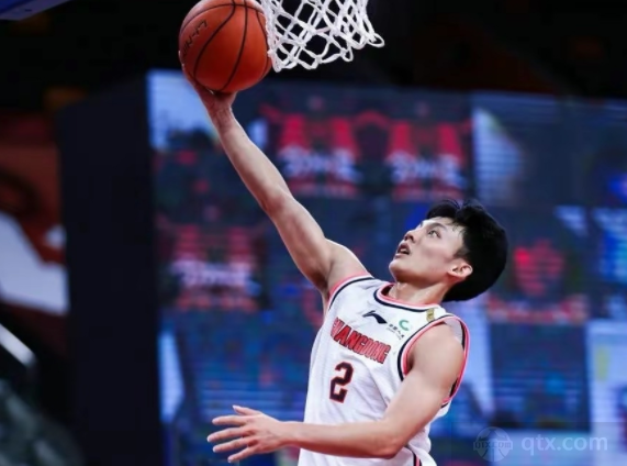 广东男篮核心后卫徐杰