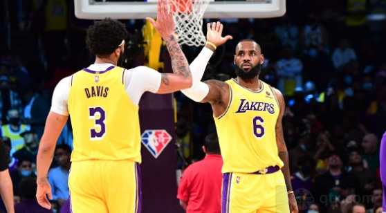 加内特谈詹姆斯浓眉 戴维斯该去争夺MVP给詹姆斯减压