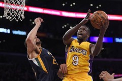 一场球不打！这位湖人球员薪水比甜瓜还高