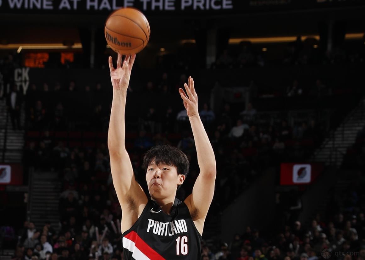 杨瀚森重回轮换后三分33.3%