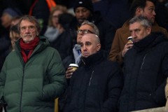 镜报：曼联沦为喜剧俱乐部 红魔赛季崩塌