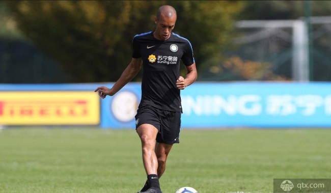 国际米兰官方祝贺米兰达34岁生日快乐